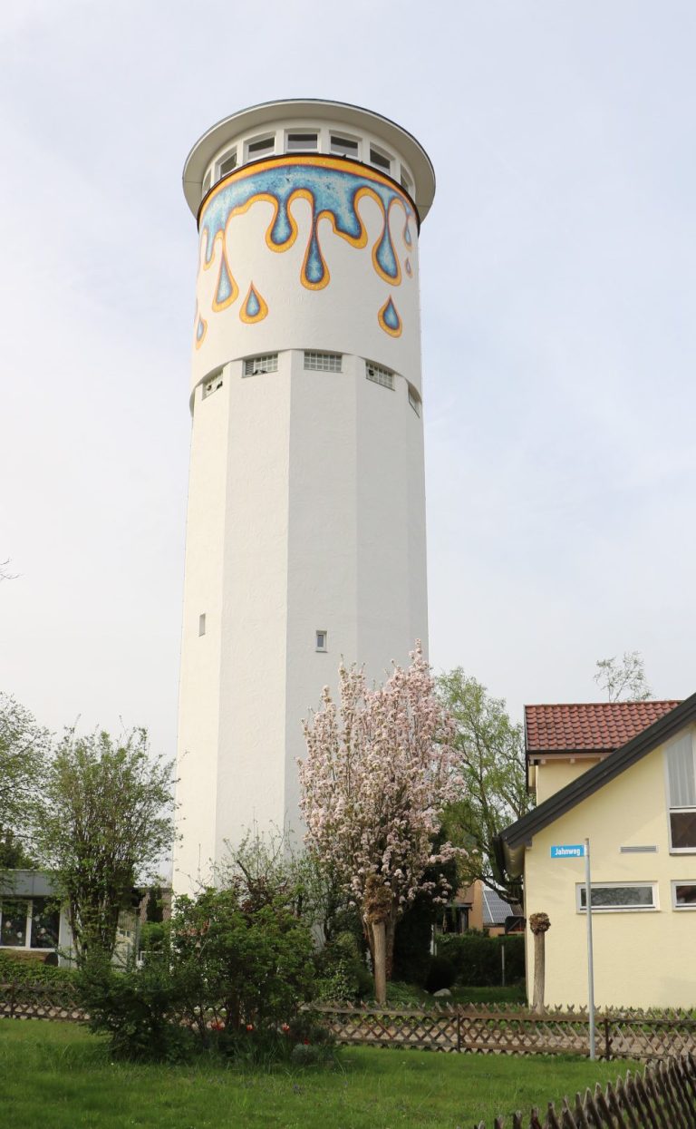 Bild zeigt den Wasserturm Lichtenwald